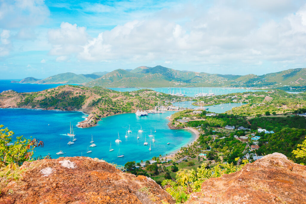 Quốc tịch Antigua and Barbuda: lợi thế cho gia đình đông người