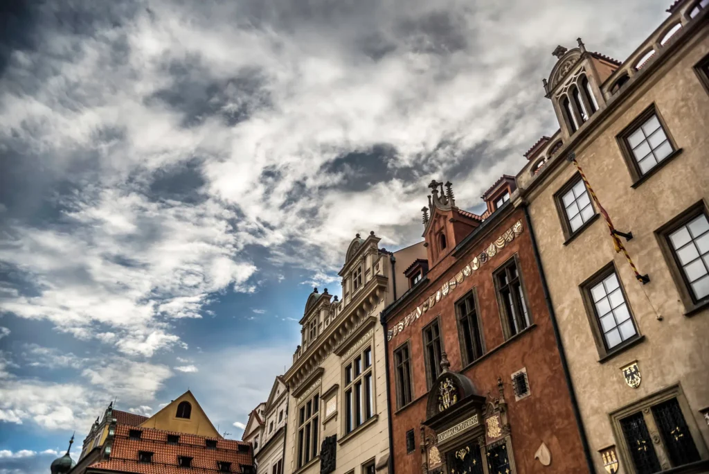 From permanent residence to European citizenship: routes and timelines