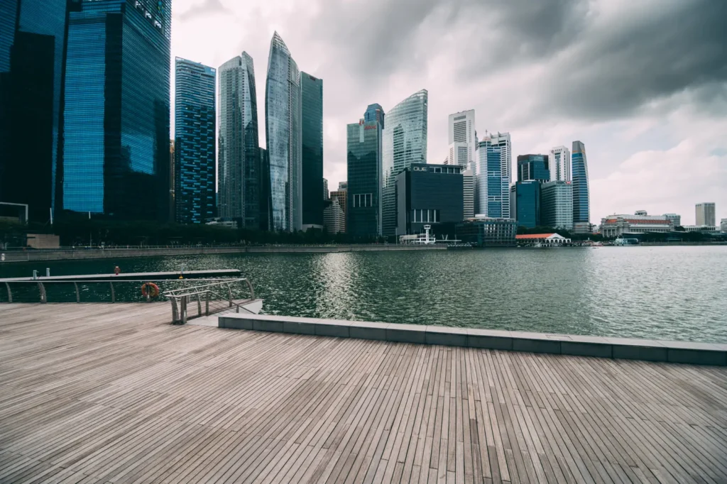 Investor residence in Singapore: high thresholds and strict screening