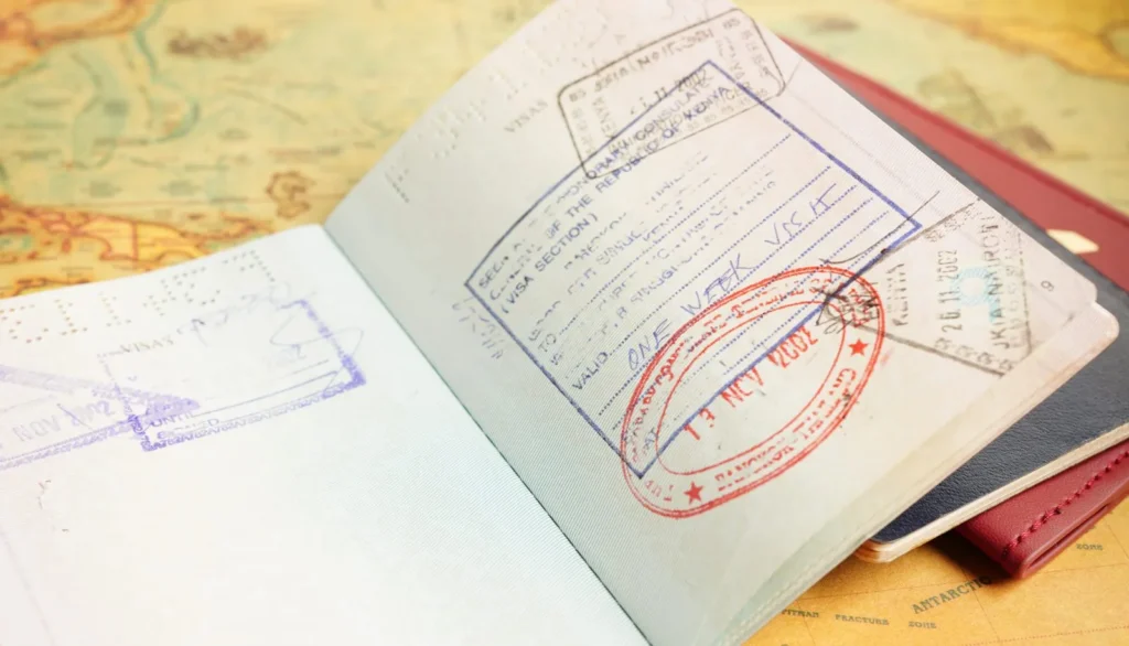 Where can Vietnamese passport holders travel without a visa?