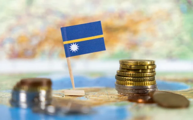 Mức phí niêm yết 90.000 USD của Nauru và chi phí thực tế cho một gia đình