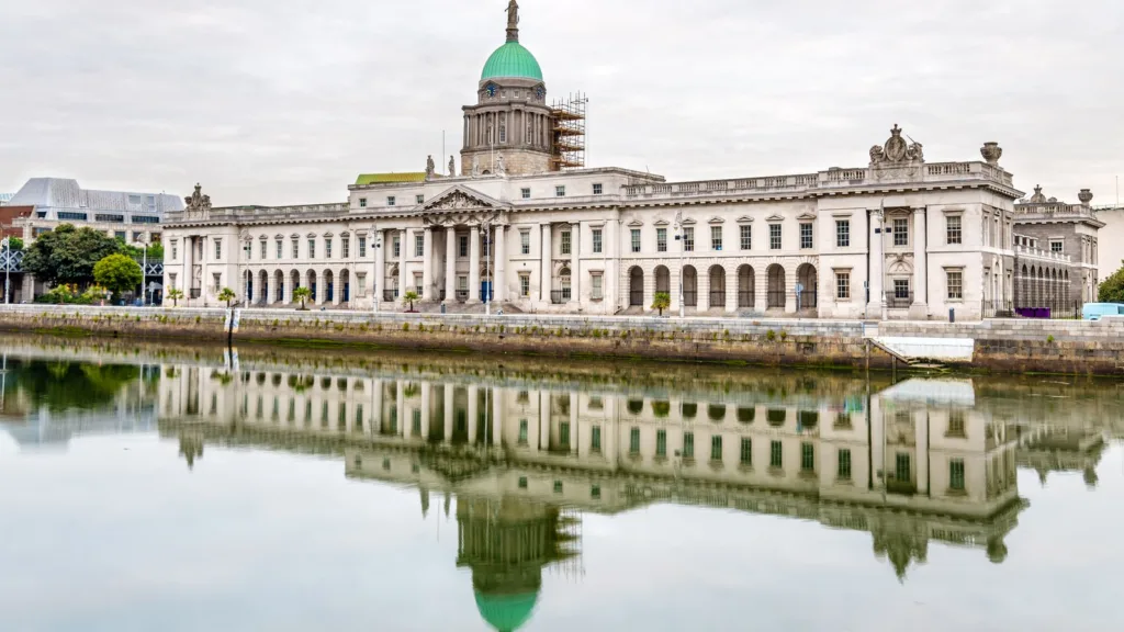 Chính phủ Ireland chỉ chấp thuận việc soạn thảo một dự luật quốc tịch