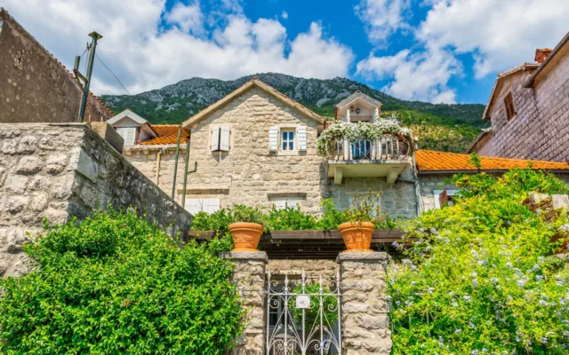 Montenegro bổ sung điều kiện 150.000 euro cho cư trú bất động sản