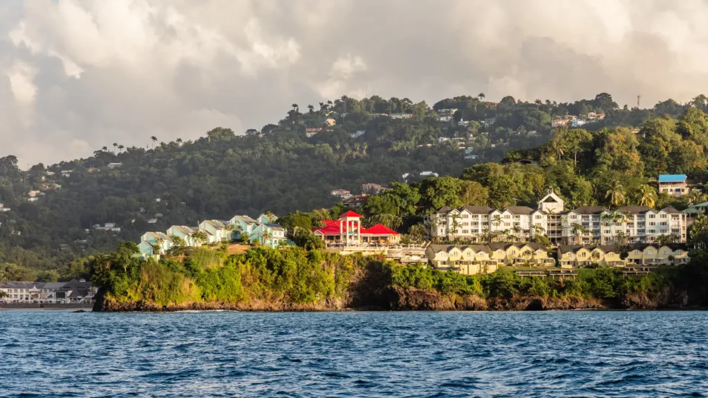 Bờ biển và các biệt thự trên sườn đồi tại Castries, Saint Lucia